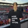 01_more_amore_back_stadion
