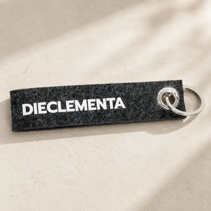 05_dieclementa_black_flatlay 05_dieclementa_black_flatlay